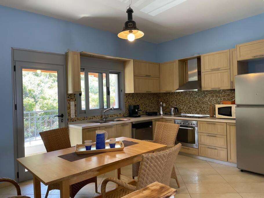 Vila Akoumaros Breeze Gythio Exteriér fotografie