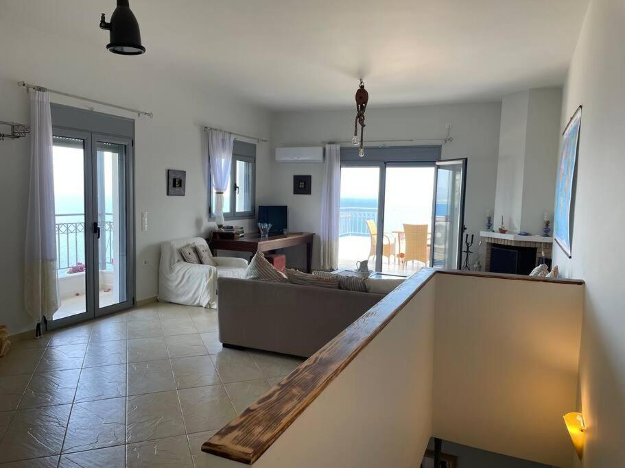 Vila Akoumaros Breeze Gythio Exteriér fotografie