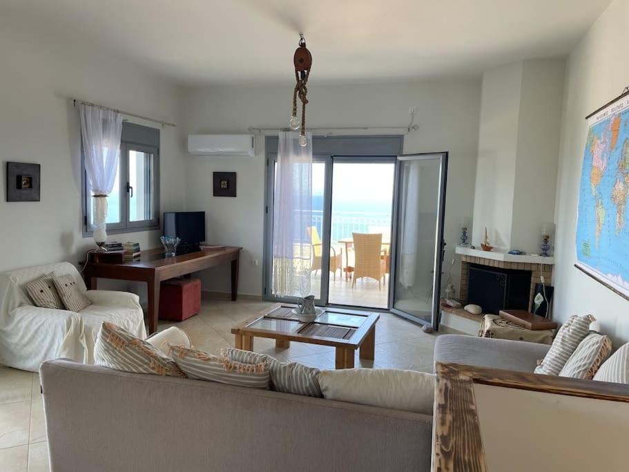Vila Akoumaros Breeze Gythio Exteriér fotografie